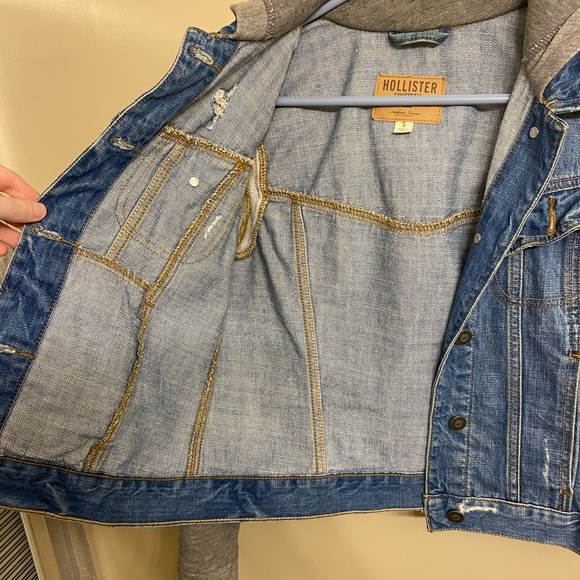 Hollister distressed jacket jean vest with sweater like hood and sleeves - Picture 4 of 5